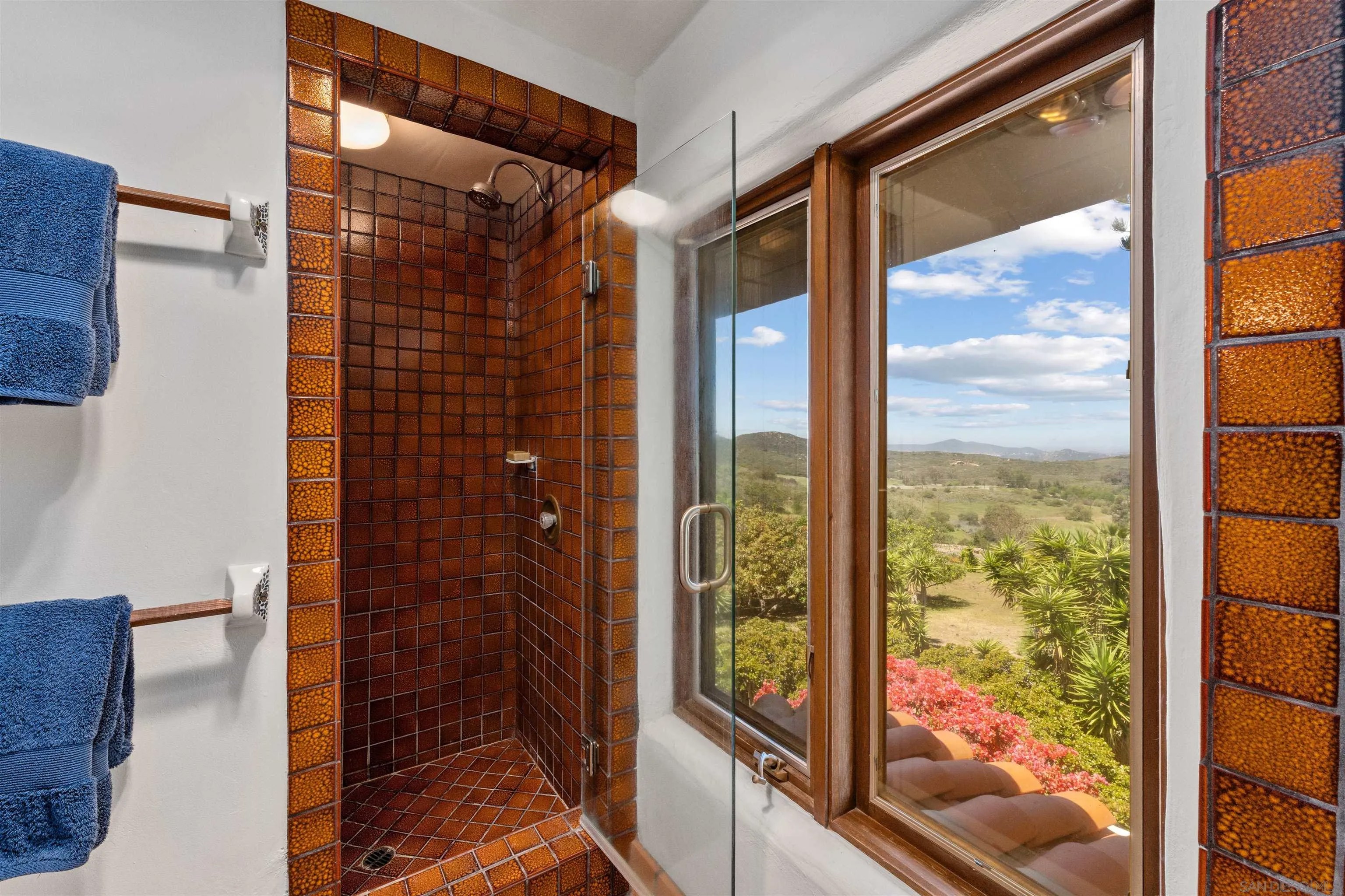 Poway, California, 92064, United States, 5 Bedrooms Bedrooms, ,4 BathroomsBathrooms,Residential,Active,2035583