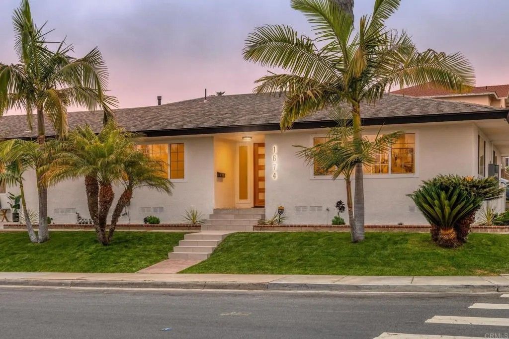 Photo of 1674 Evergreen Street, Point Loma, CA 92106 (MLS # PTP2508969)