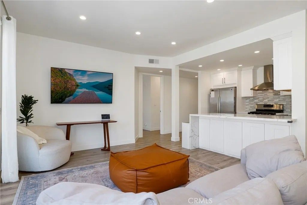 Photo of 11723 Goshen Avenue #103, Los Angeles, CA 90049 (MLS # BB26007043)