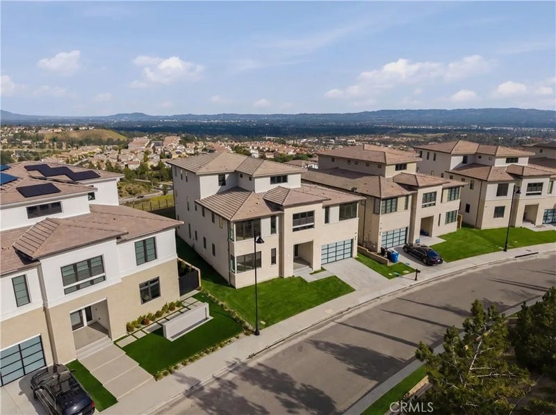 11800 Hillsborough