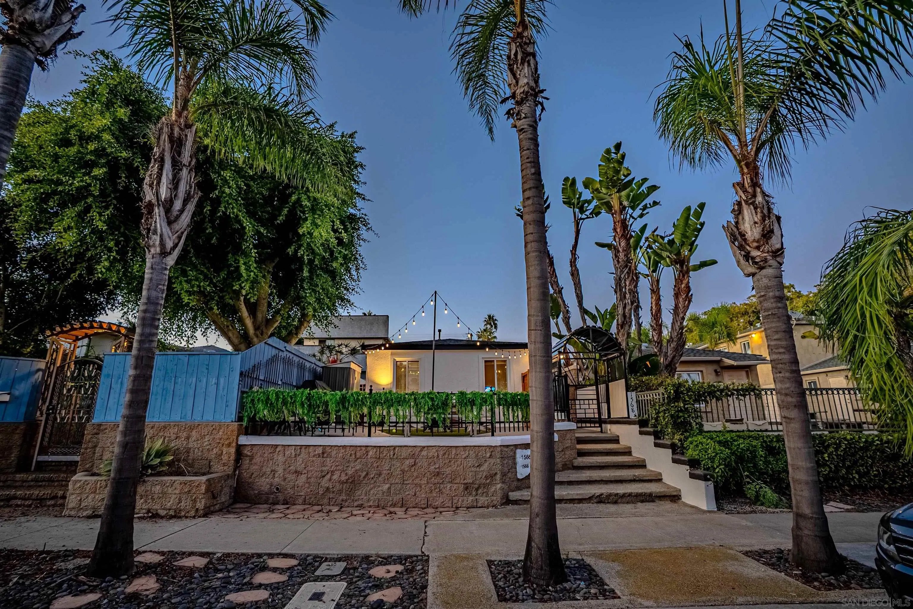 1566 Reed Ave