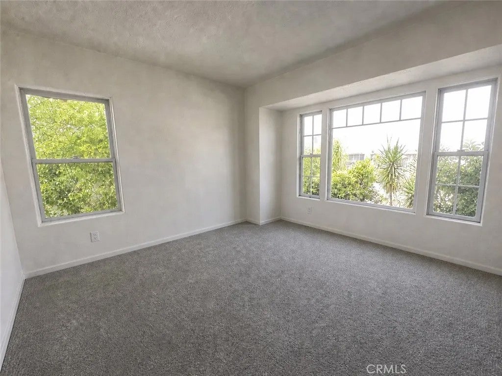 2536 Montclair
