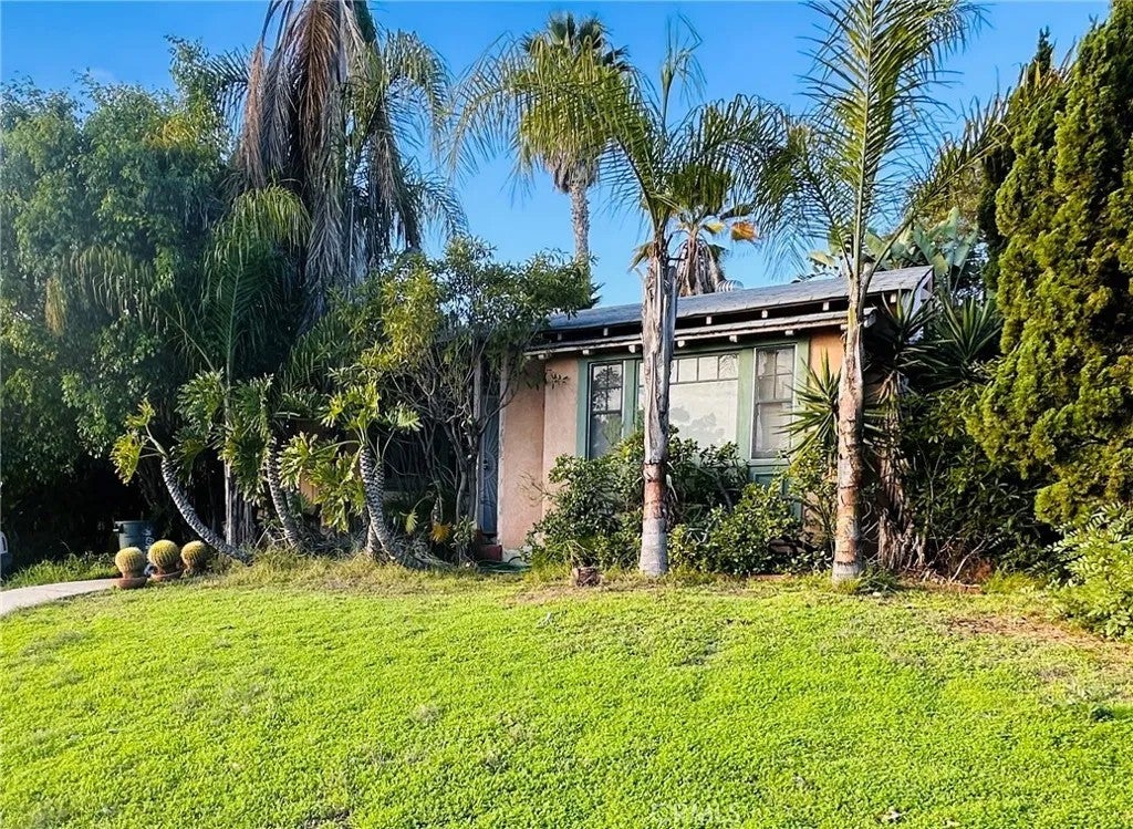 2536 Montclair
