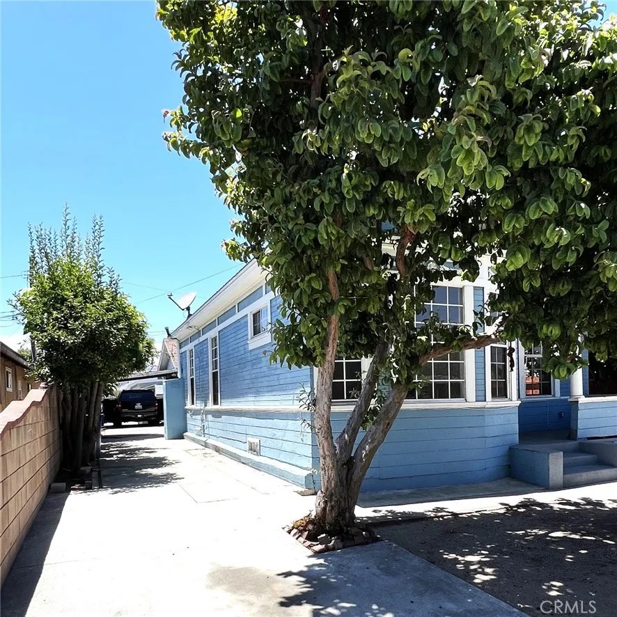 327-& 325 N Palos Verdes