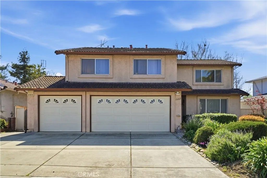Photo of 1682 Commodore Drive, San Jose, CA 95133 (MLS # IV26039552)