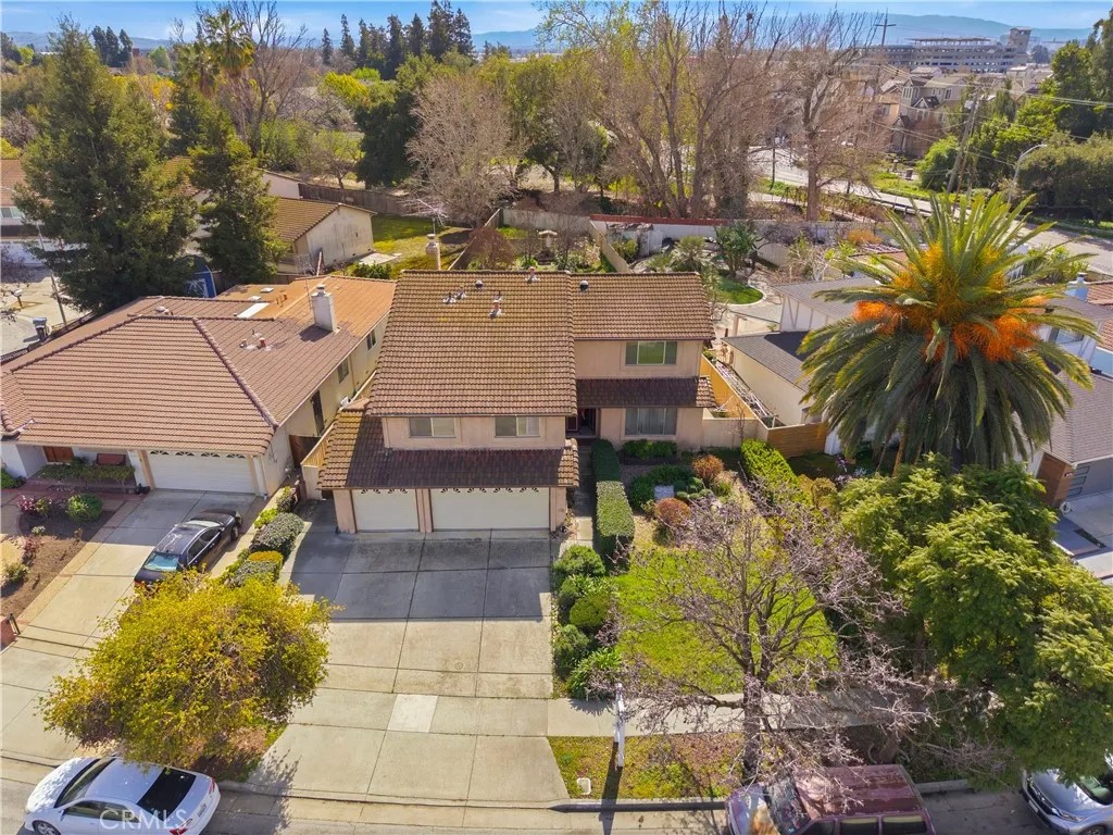 1682 Commodore Drive
