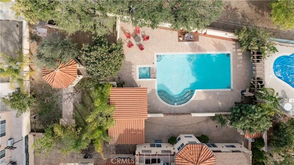 Photo of 828 S Sunset Canyon, Burbank, CA 91501 (MLS # GD26071627)