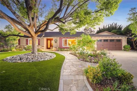 Photo of 2309 Perry Court, Claremont, CA 91711 (MLS # CV26091924)