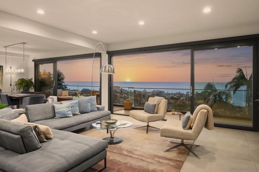 Photo of 1586 Crespo Dr, La Jolla, CA 92037 (MLS # 260003166)