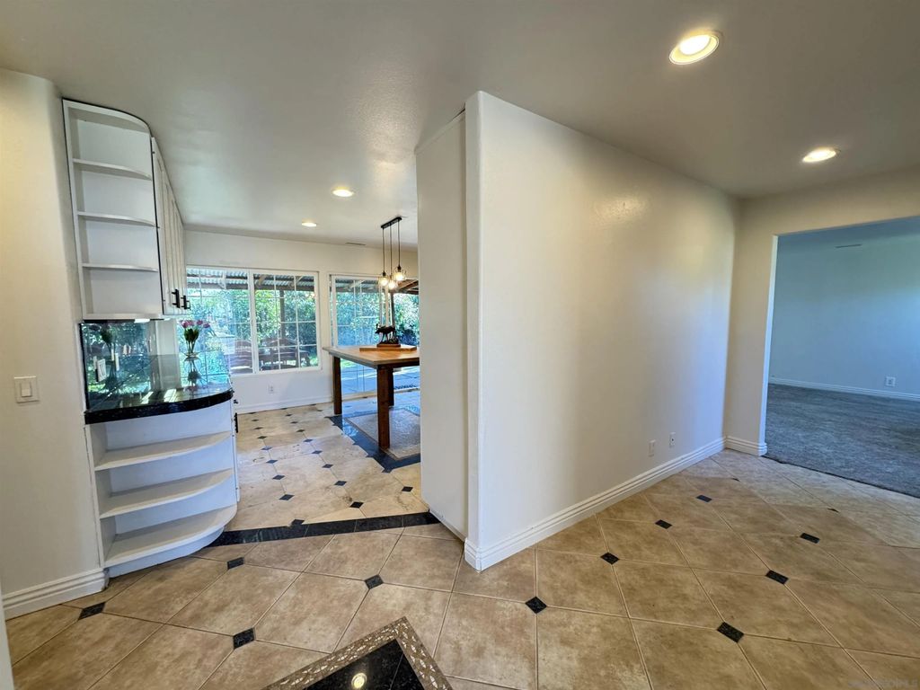 Photo of 1531 View Pointe Ave, Escondido, CA 92027 (MLS # 260001698)