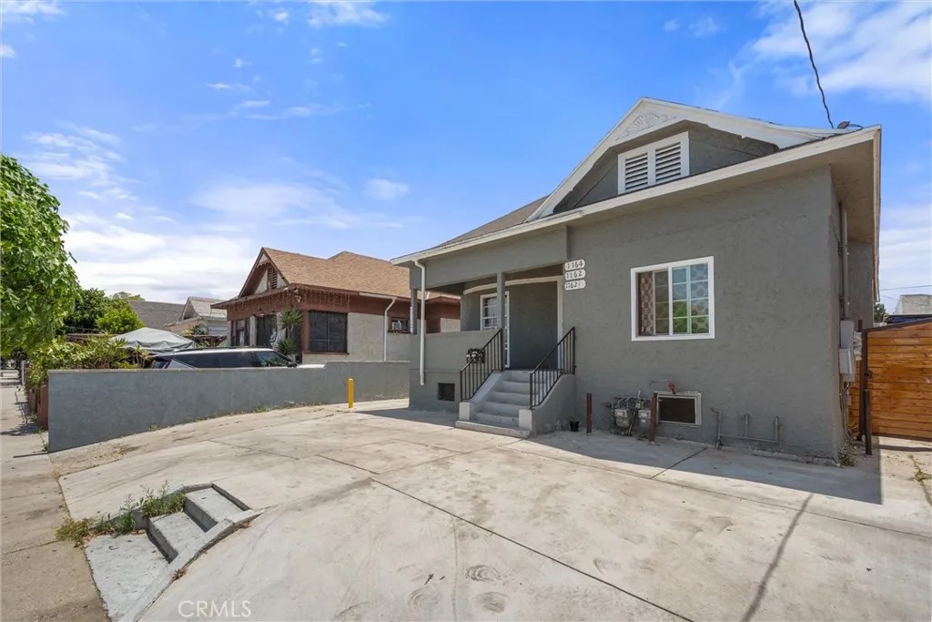 1164 E 34th