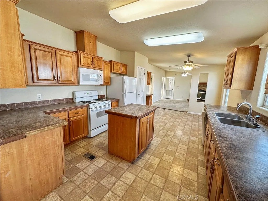 2450 E Hobsonway 57