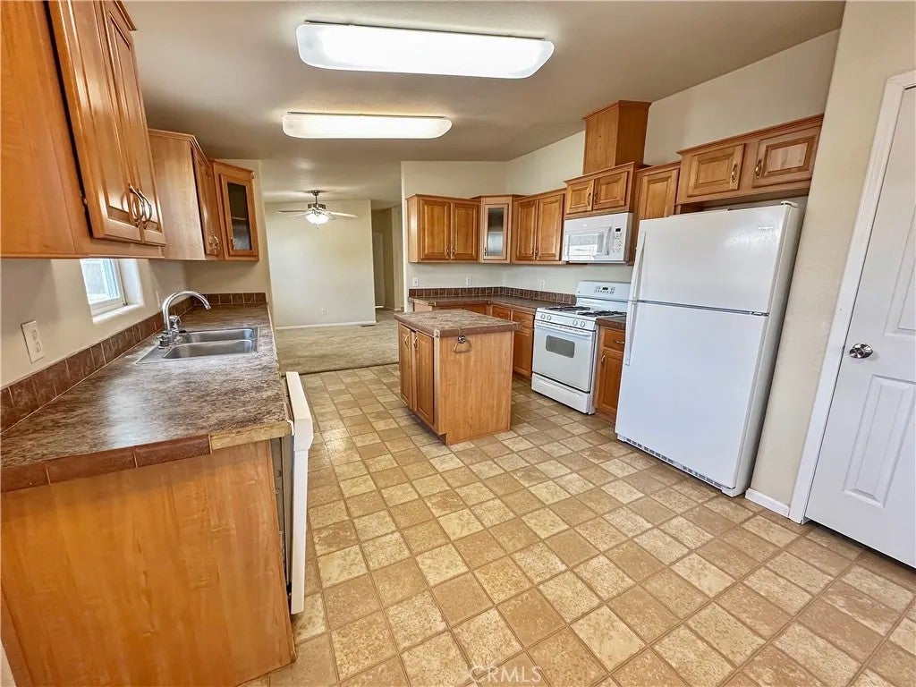 2450 E Hobsonway 57