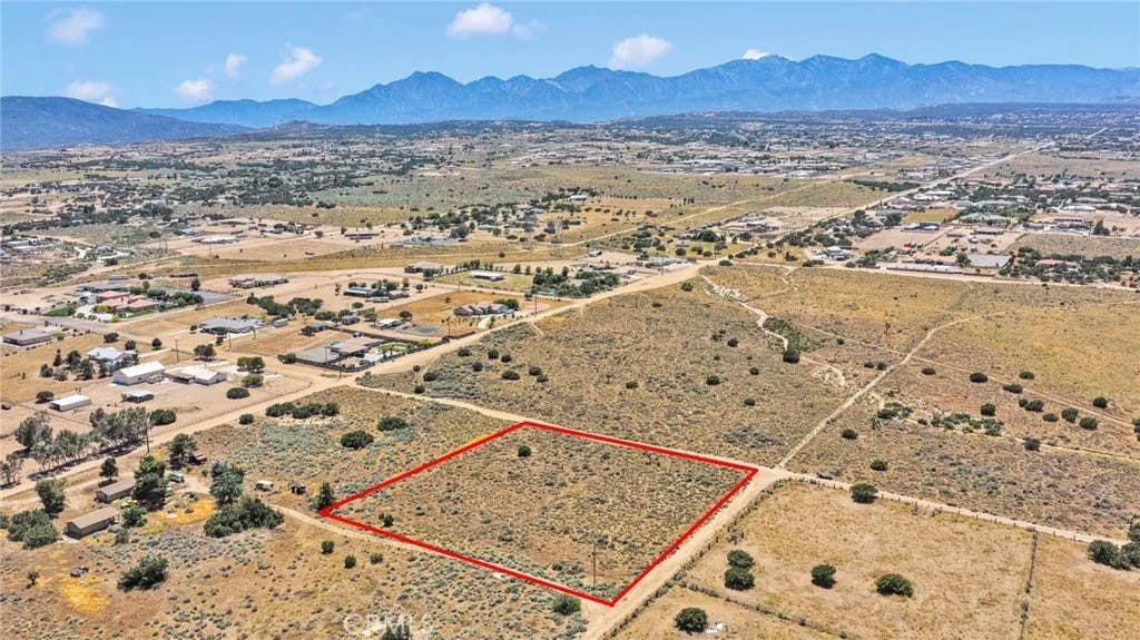 Photo of 1 Buffalo Road, Oak Hills, CA 92344 (MLS # HD26125476)