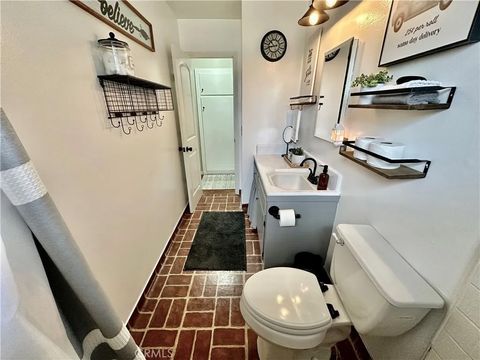Tiny photo for 1737 W Cris Ave, Anaheim, CA 92804 (MLS # OC25235486)