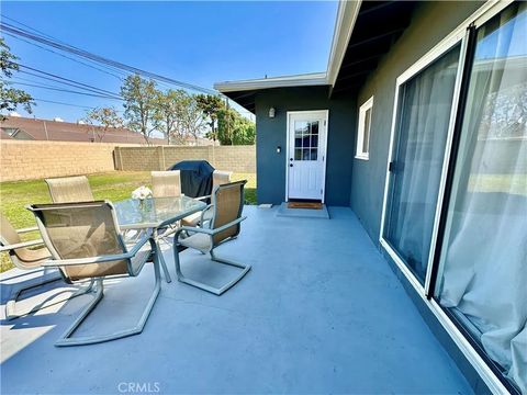 Tiny photo for 1737 W Cris Ave, Anaheim, CA 92804 (MLS # OC25235486)