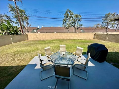 Tiny photo for 1737 W Cris Ave, Anaheim, CA 92804 (MLS # OC25235486)