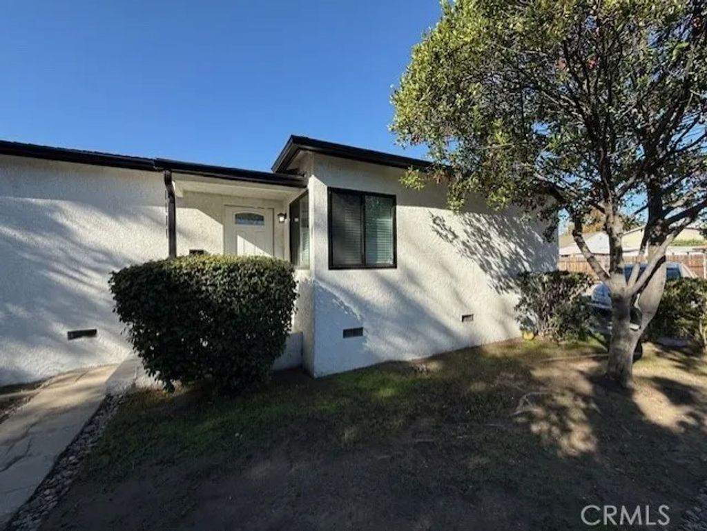 Photo of 1117 W Burbank Boulevard, Burbank, CA 91506 (MLS # BB25248776)