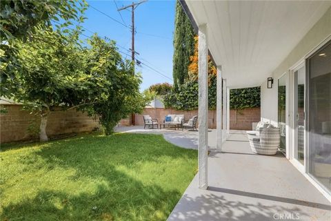 Tiny photo for 4637 Nagle Avenue, Sherman Oaks, CA 91423 (MLS # SR25232612)