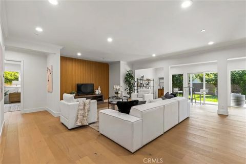 Tiny photo for 4637 Nagle Avenue, Sherman Oaks, CA 91423 (MLS # SR25232612)