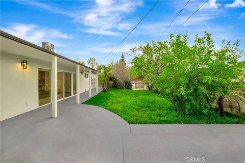 Tiny photo for 4637 Nagle Avenue, Sherman Oaks, CA 91423 (MLS # SR25232612)