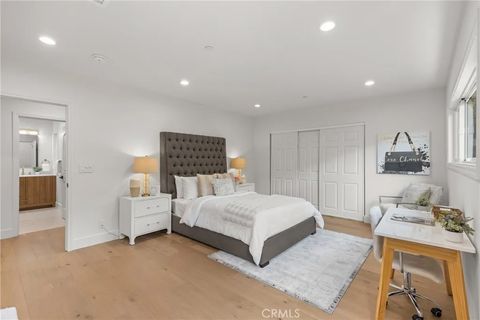 Tiny photo for 4637 Nagle Avenue, Sherman Oaks, CA 91423 (MLS # SR25232612)