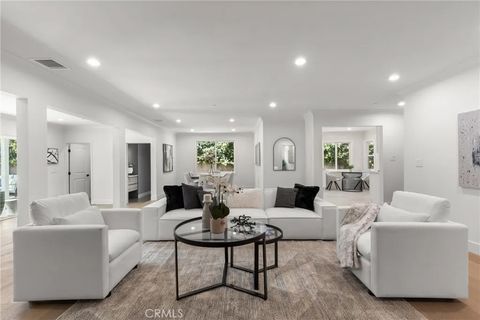 Tiny photo for 4637 Nagle Avenue, Sherman Oaks, CA 91423 (MLS # SR25232612)