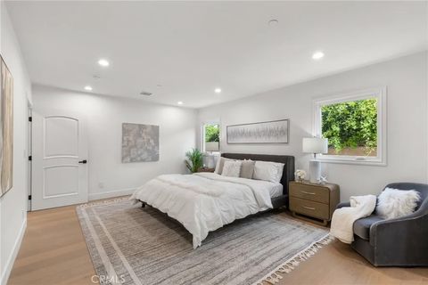 Tiny photo for 4637 Nagle Avenue, Sherman Oaks, CA 91423 (MLS # SR25232612)