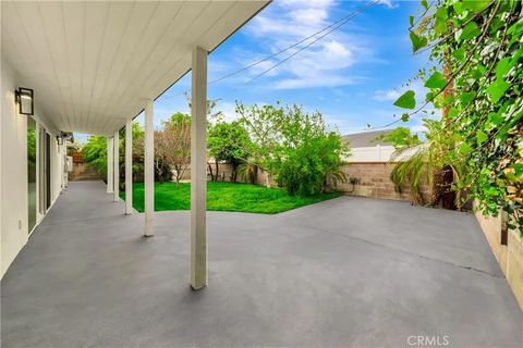 Tiny photo for 4637 Nagle Avenue, Sherman Oaks, CA 91423 (MLS # SR25232612)