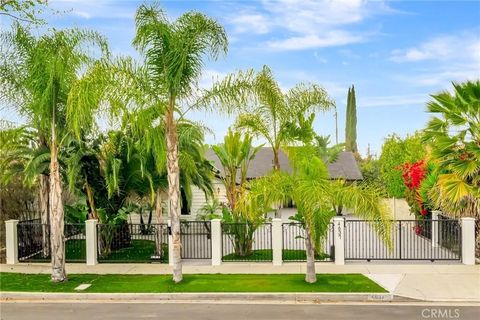 Photo of 4637 Nagle Avenue, Sherman Oaks, CA 91423 (MLS # SR25232612)