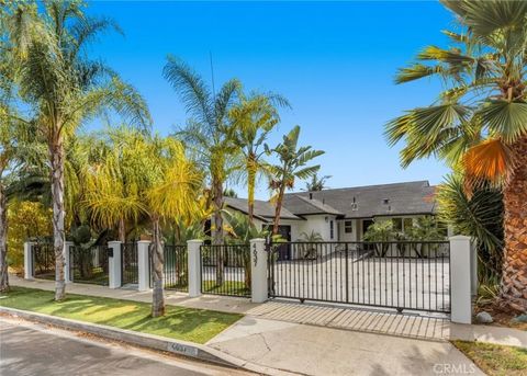 Tiny photo for 4637 Nagle Avenue, Sherman Oaks, CA 91423 (MLS # SR25232612)