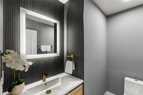 Tiny photo for 4637 Nagle Avenue, Sherman Oaks, CA 91423 (MLS # SR25232612)