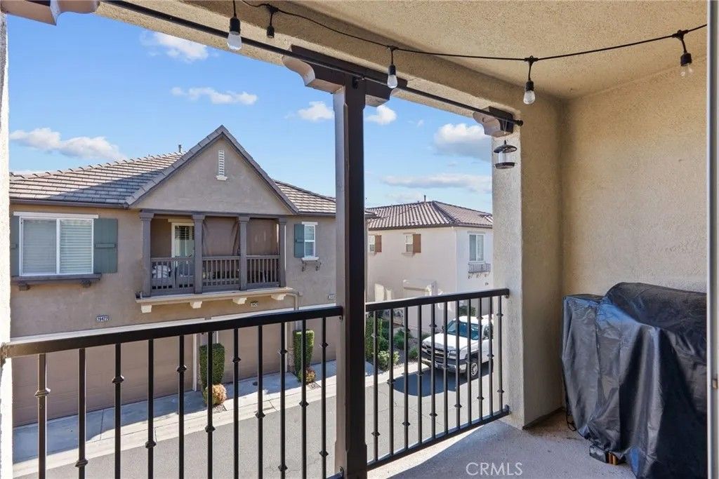 Photo of 28421 Santa Rosa Ln, Saugus, CA 91350 (MLS # CV26028915)