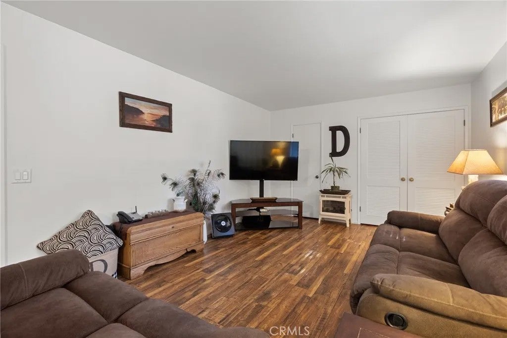 14385 Sinclair