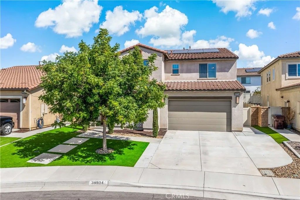Photo of 30924 Falling Star Place, Murrieta, CA 92563 (MLS # SW25188762)