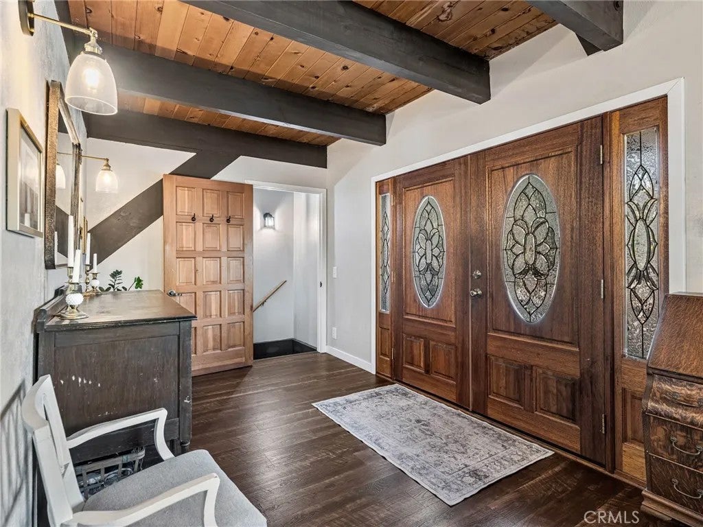1147 Twin Lakes
