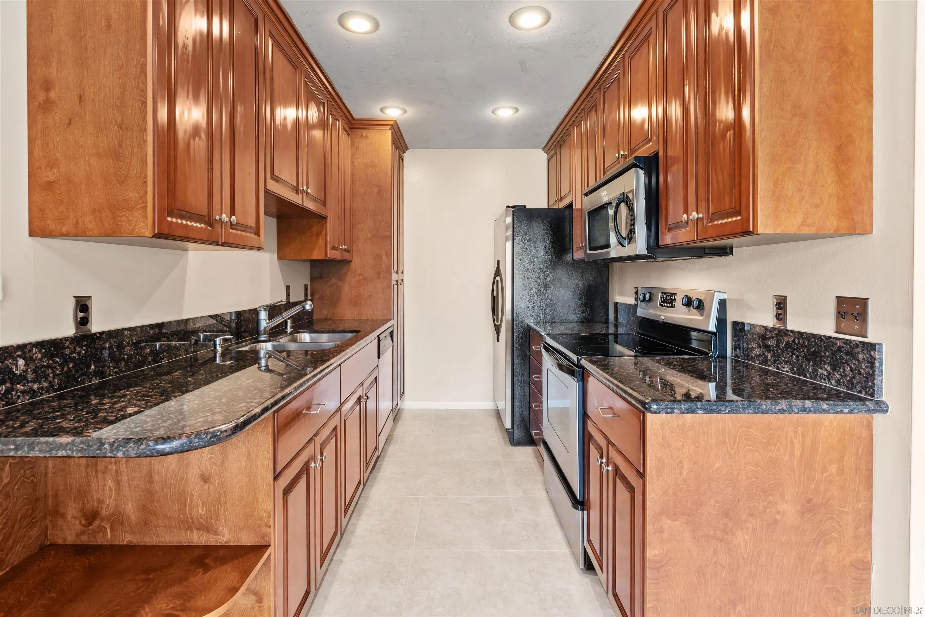 8561 Villa La Jolla Dr K