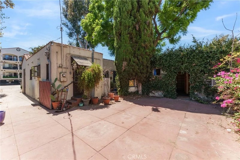11209 La Maida