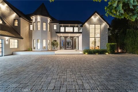 20620 Chatsboro Drive Woodland Hills CA 91364