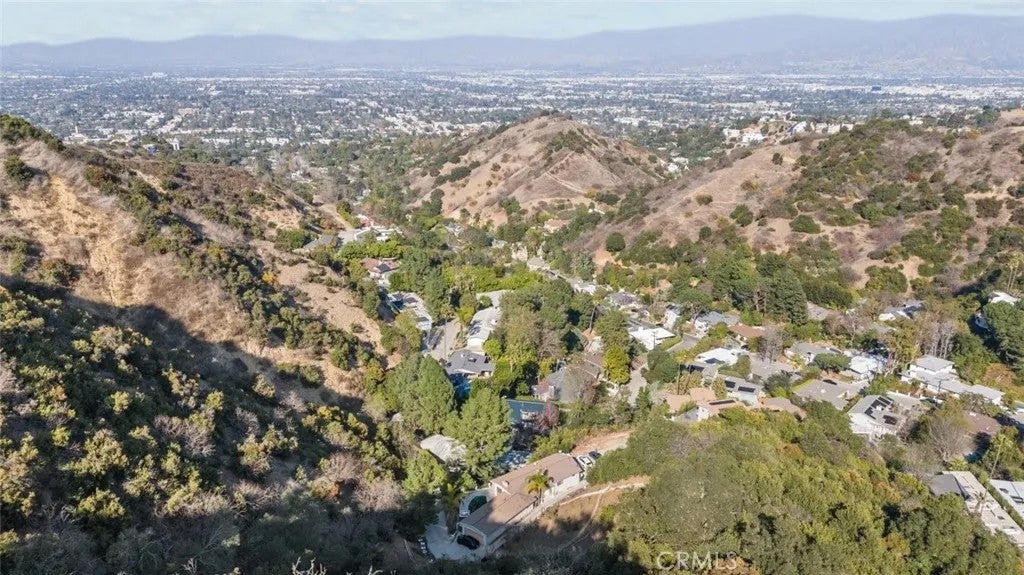 3277 Longridge Terrace