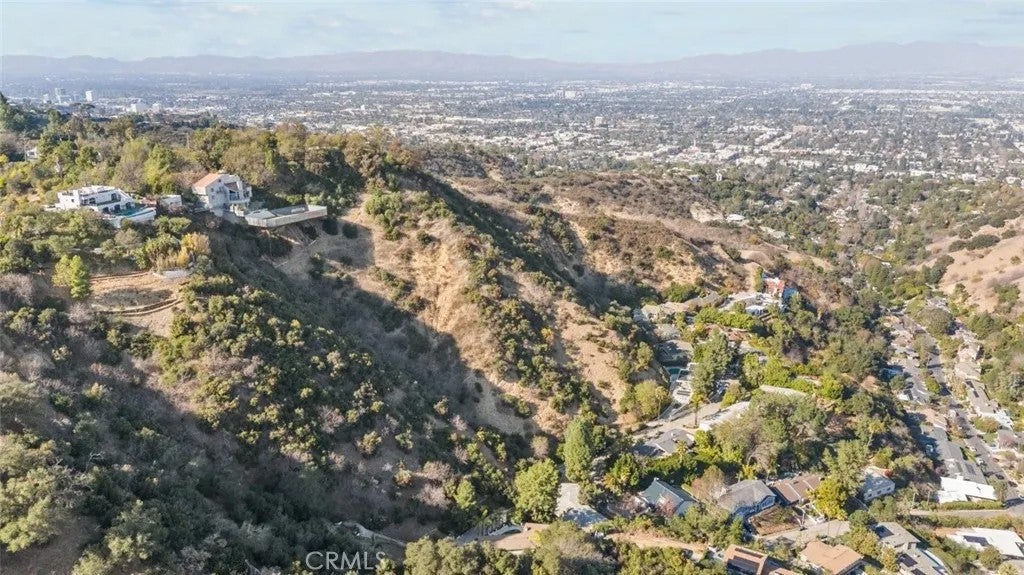 3277 Longridge Terrace