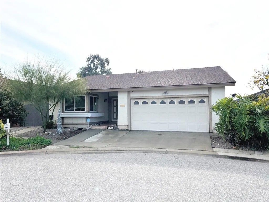 Photo of 942 Wren Way, San Marcos, CA 92078 (MLS # SW25275919)