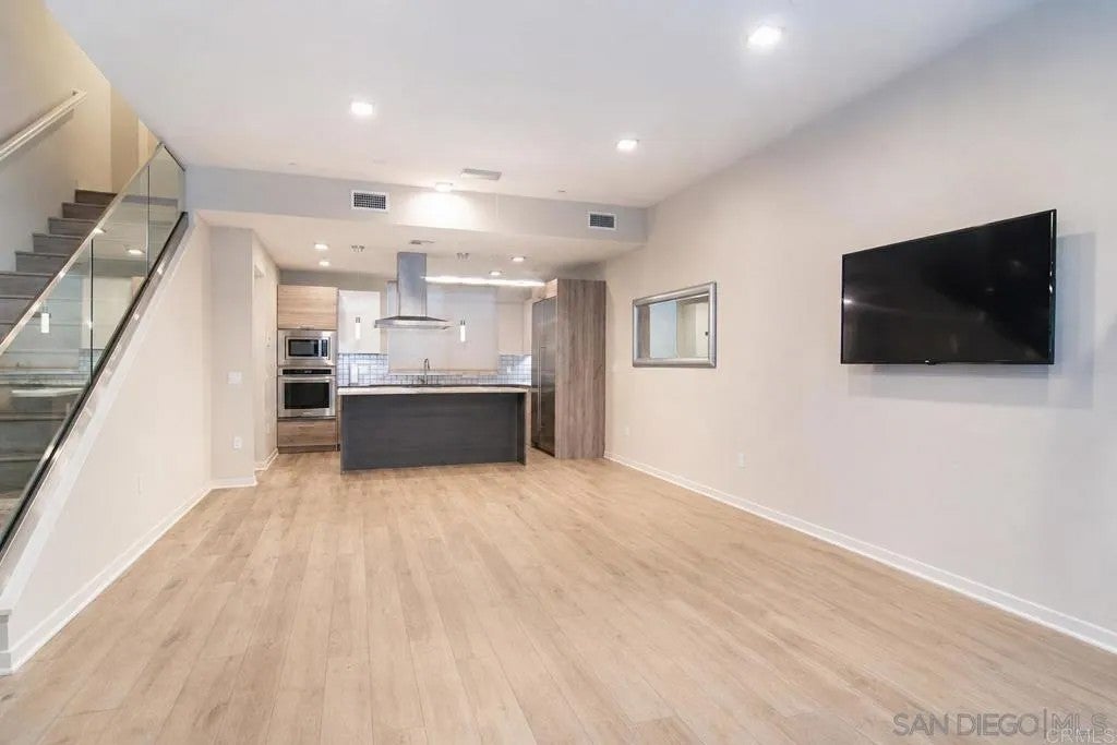 3642 7th. Ave.
