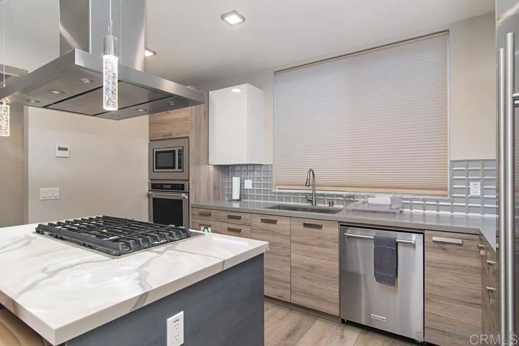 3642 7th. Ave.