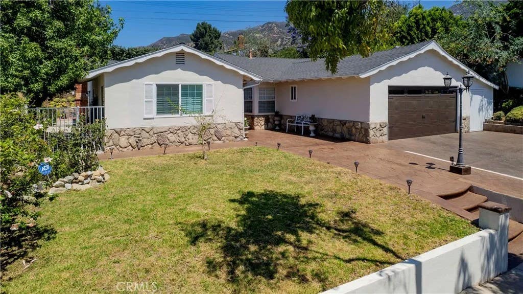 Photo of 13055 Shenley ST, Sylmar, CA 91342 (MLS # SR26162680)