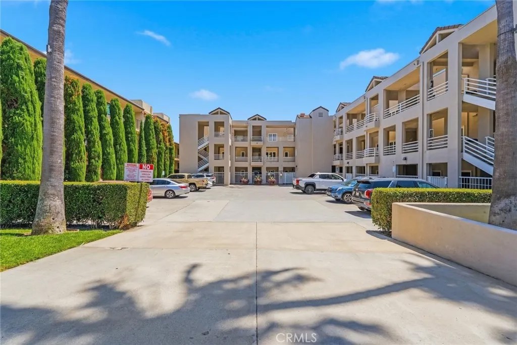2604 E 20th 205e