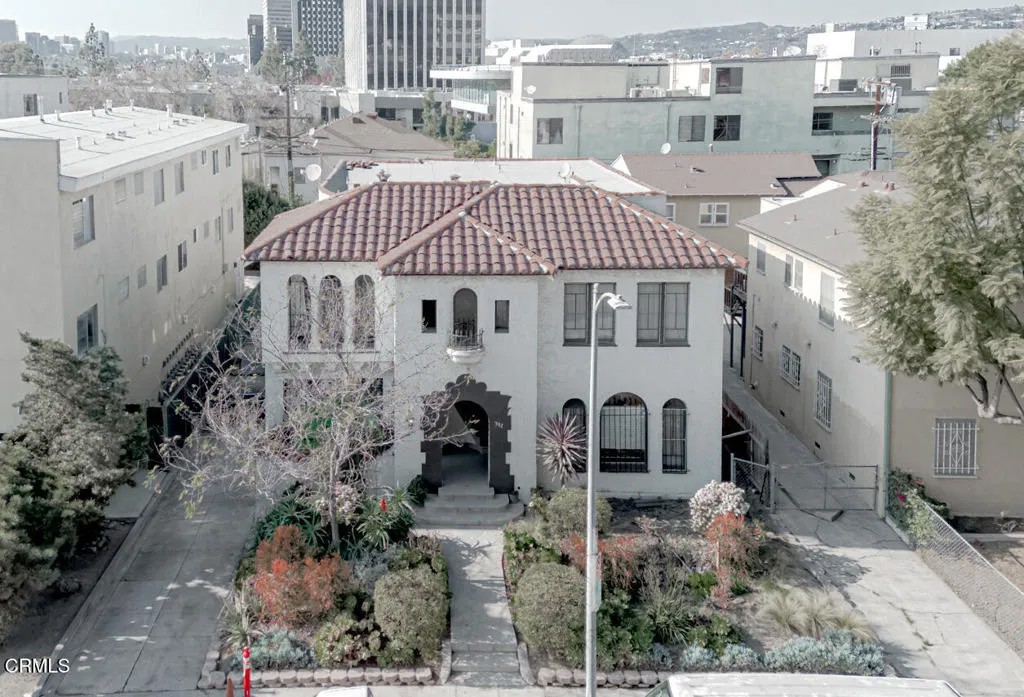 741 S Curson Avenue
