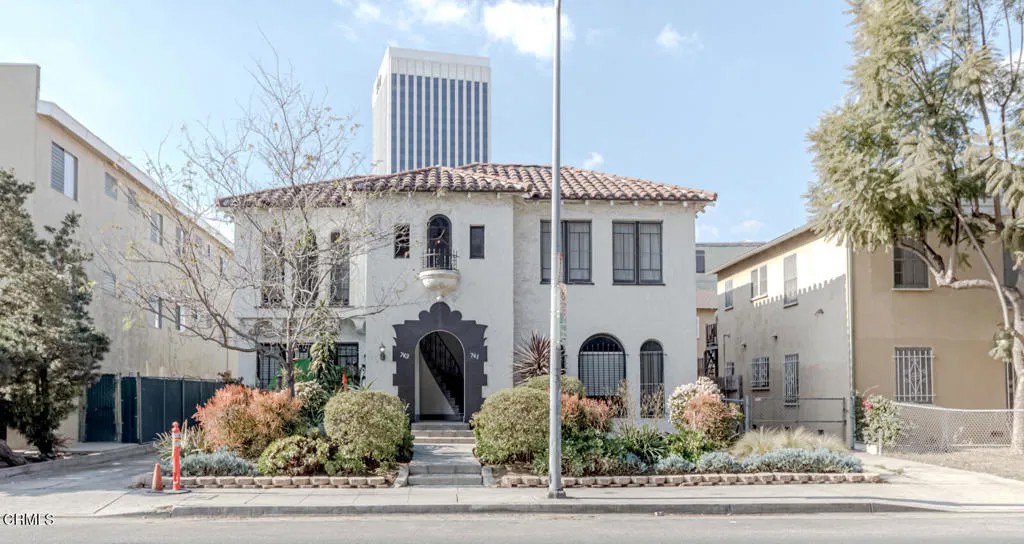 741 S Curson Avenue