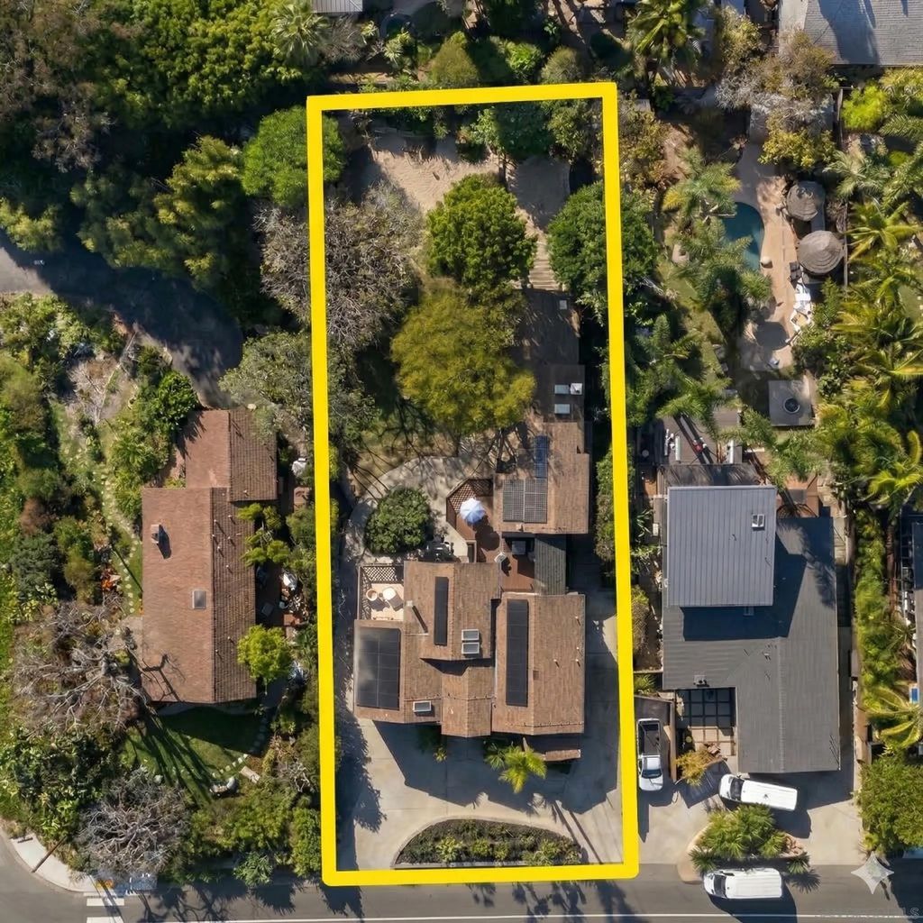 Photo of 526 Saxony, Encinitas, CA 92024 (MLS # 260006354)