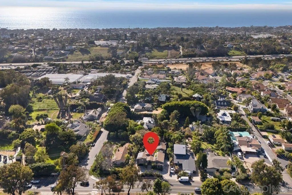 Photo of 526 Saxony, Encinitas, CA 92024 (MLS # 260006354)